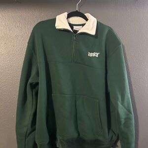 Studio Green Zip Up Sweater with Collared Design